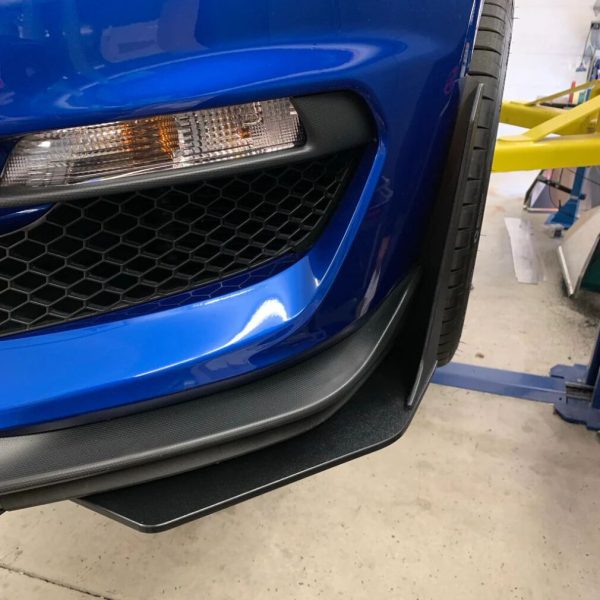 gt500-style-front-bumper-winglets-mustang-15-22