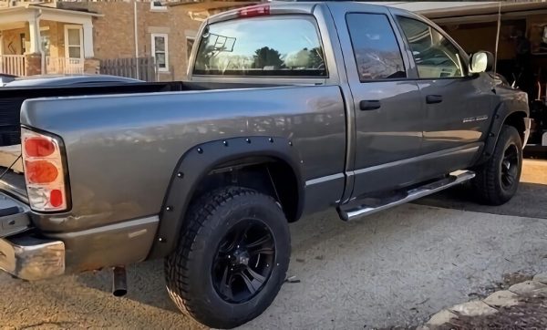 pocket-rivet-style-fender-flares-textured-ram-1500-2500-3500-02-08 pocket-rivet-style-fender-flares-textured-ram-1500-2500-3500-02-08