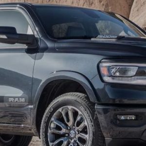 Предно шофьорско и пасажерско стъкло Dodge ram 2019+